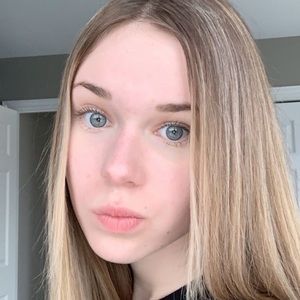 Meet your Posher, Lily